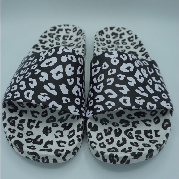 Leopard Print Slides - Picture 1 of 2